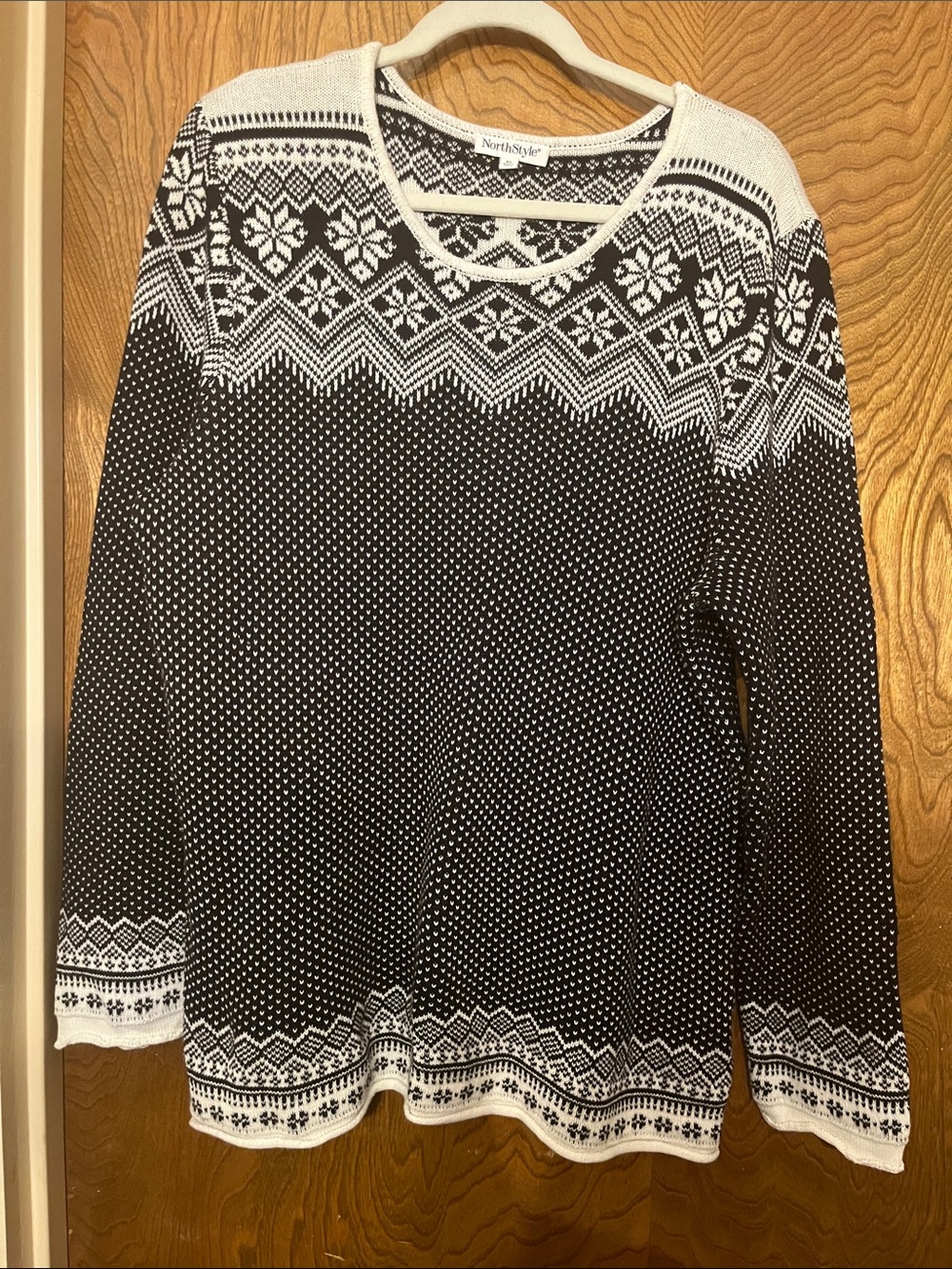 XL NorthStyle Black and White Fair Isle Knit Pullover